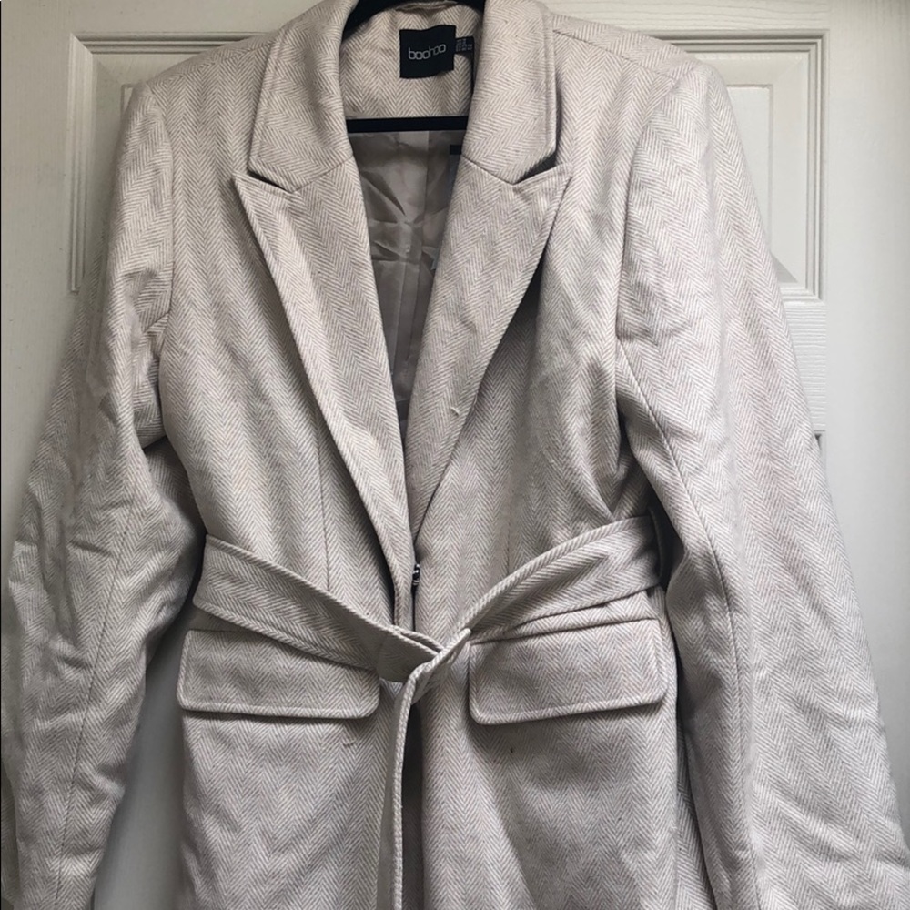 IVORY BLAZER WITH BELT